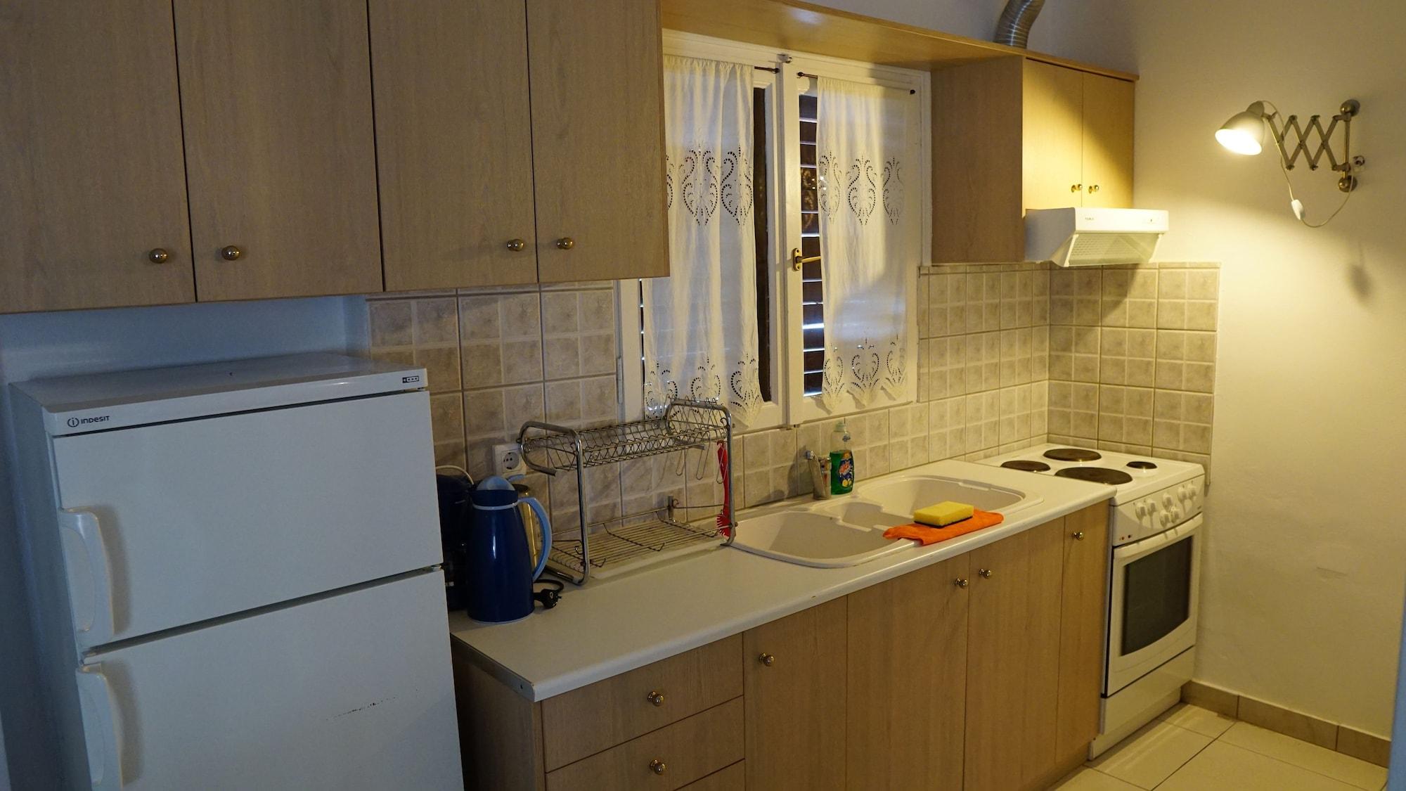 Eri Hotel 3*
